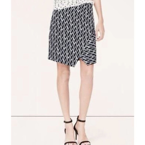 LOFT Navy & White Ikat Pattern Textured cotton Wrap Mini Skirt Size Small - Picture 7 of 7